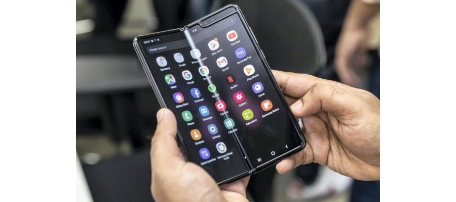 Lima Referensi Smartphone Lipat dengan Desain Menarik